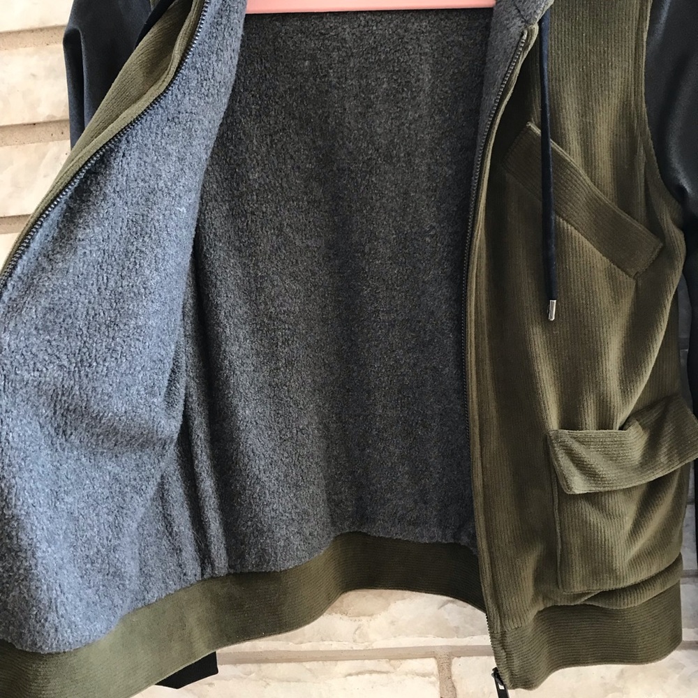 Lacoste Jacket - Picture 4 of 7